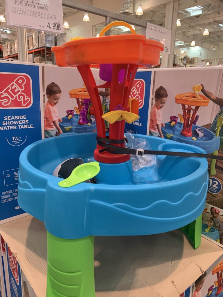 コストコのウォーターテーブルの在庫は？人気の水遊びレビュー 主婦めせん
